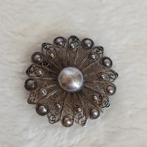 Vintage Sterling Silver Sunburst Filigree‎ Brooch - Picture 1 of 8